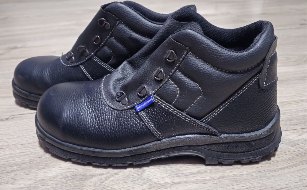 Ботинки рабочие.