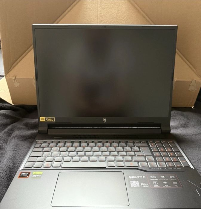 Acer Nitro V16 RTX 5070 Ryzen 7 260 16GB Ram  1Tb Ssd