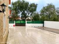 Moradia T3+1 com terreno de 1.538 m2