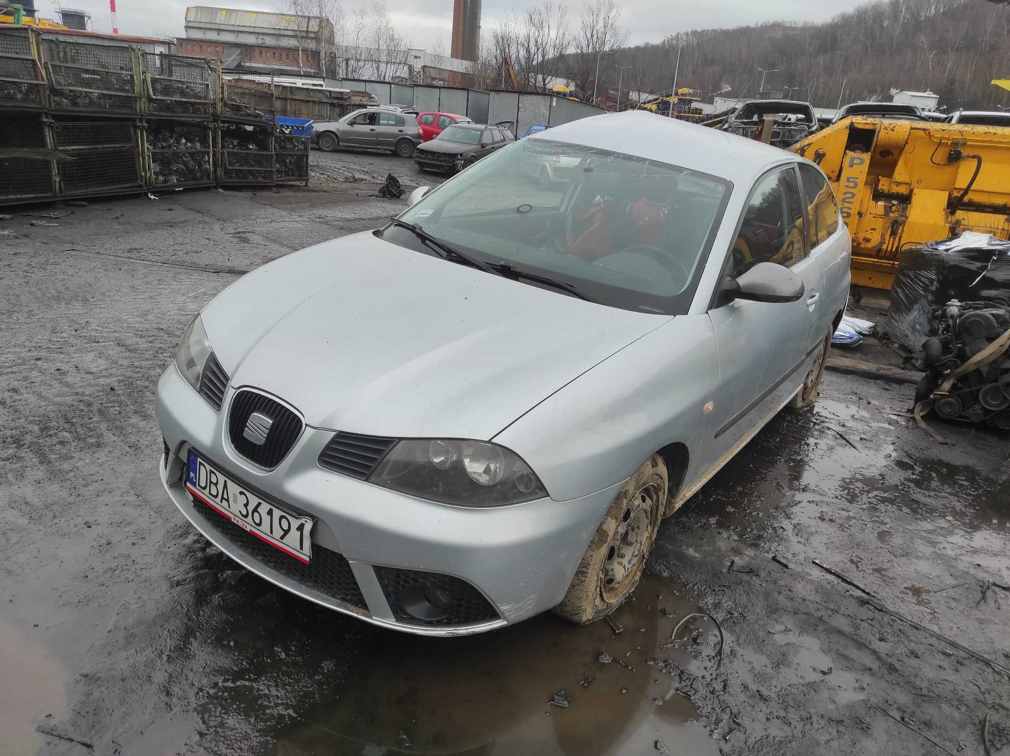 Seat Ibiza III Lift LS7Y maska przednia srebrna FV części/dostawa