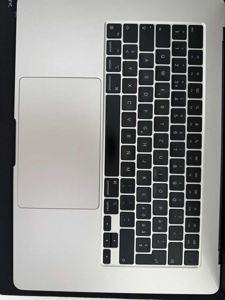 MacBook Air 15 M2 2023 8/256GB