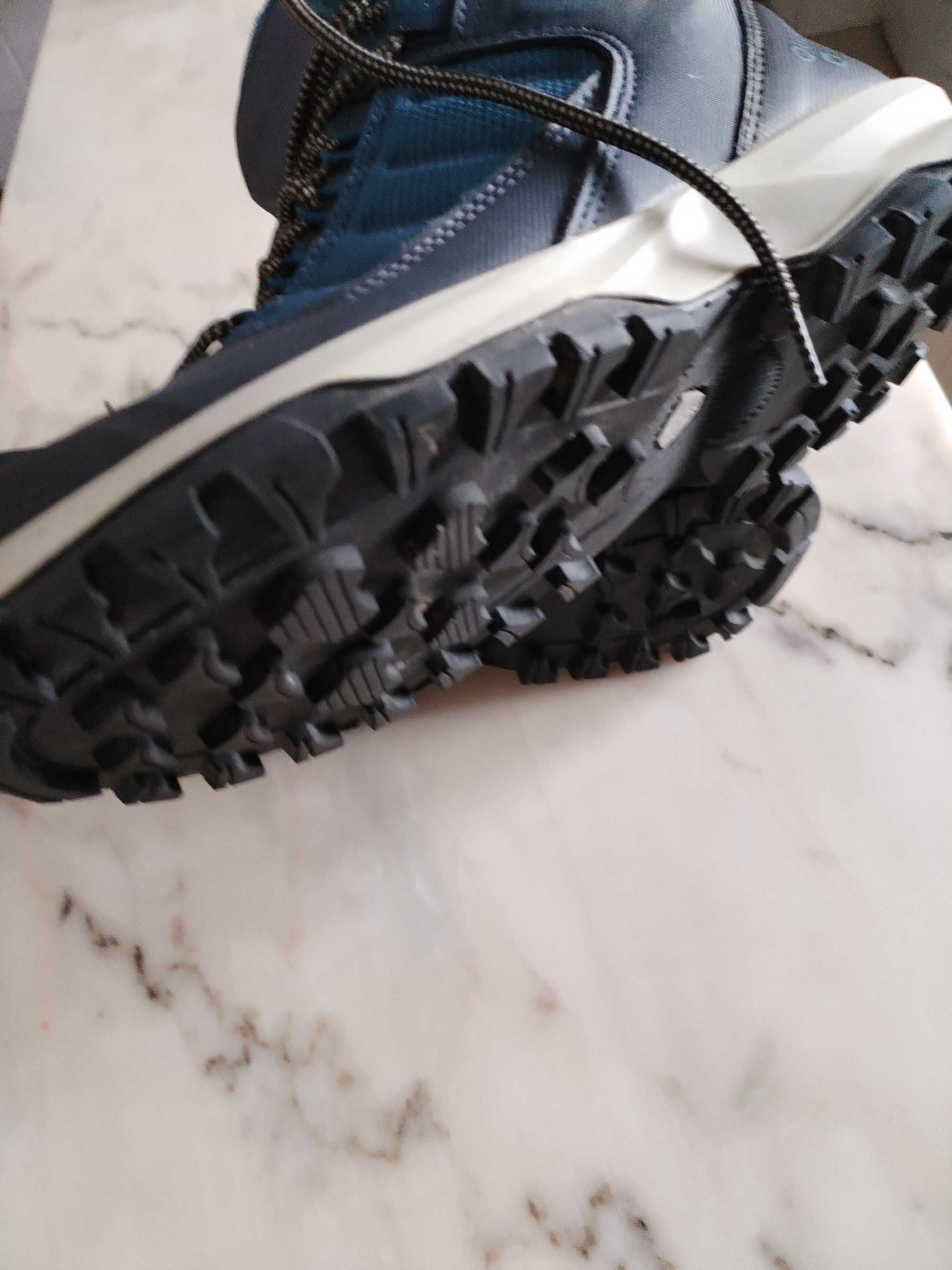 Botas novas sem etiqueta n. 39