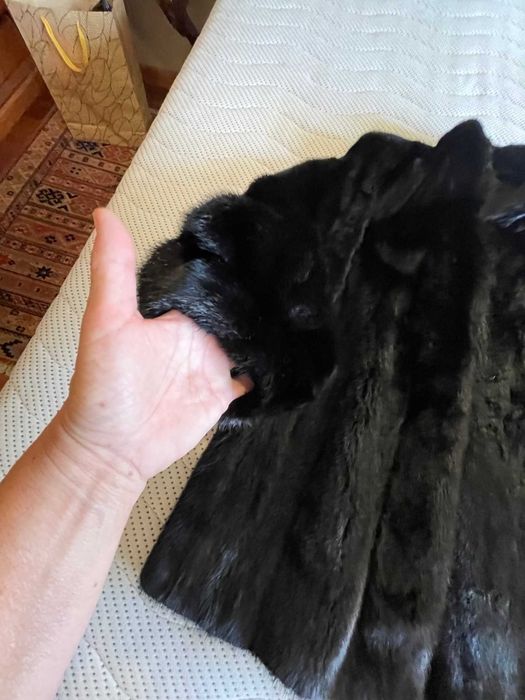 Casaco XL em Pele de Vison Preta – Luxo Atemporal