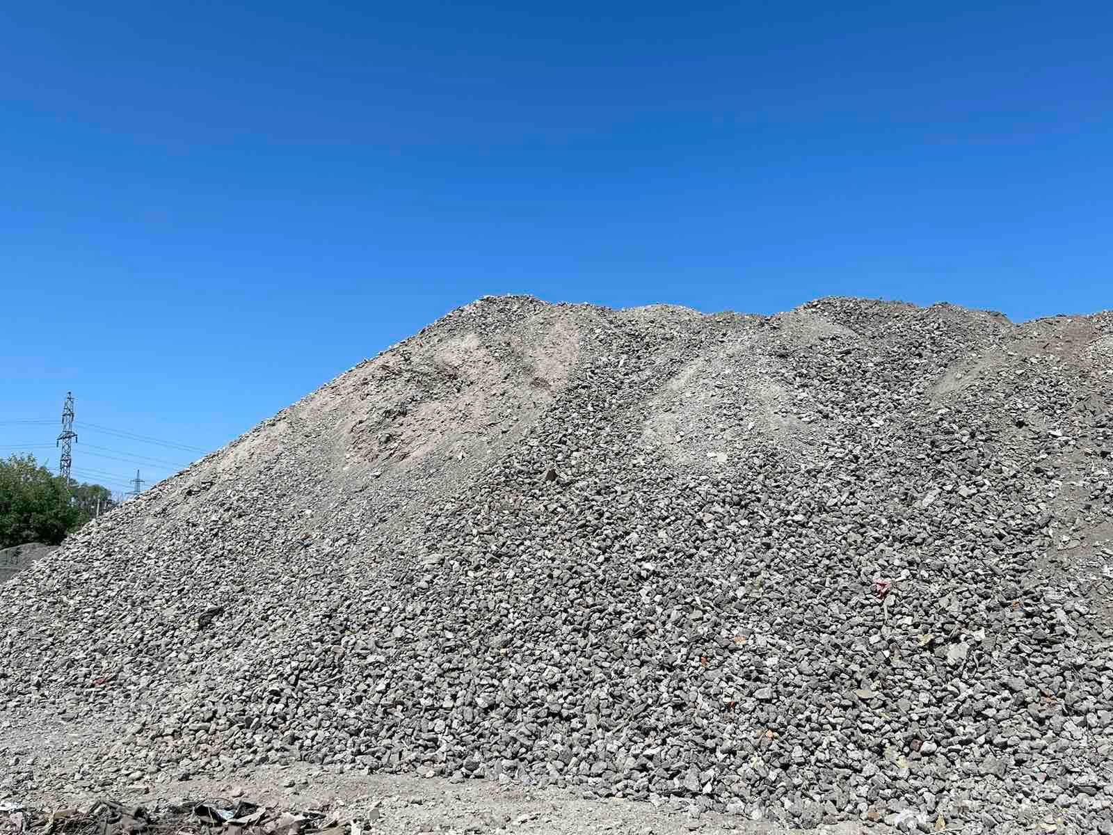 Щебінь з граніту Песок Грунт Чорнозем Доставка Самоскидами