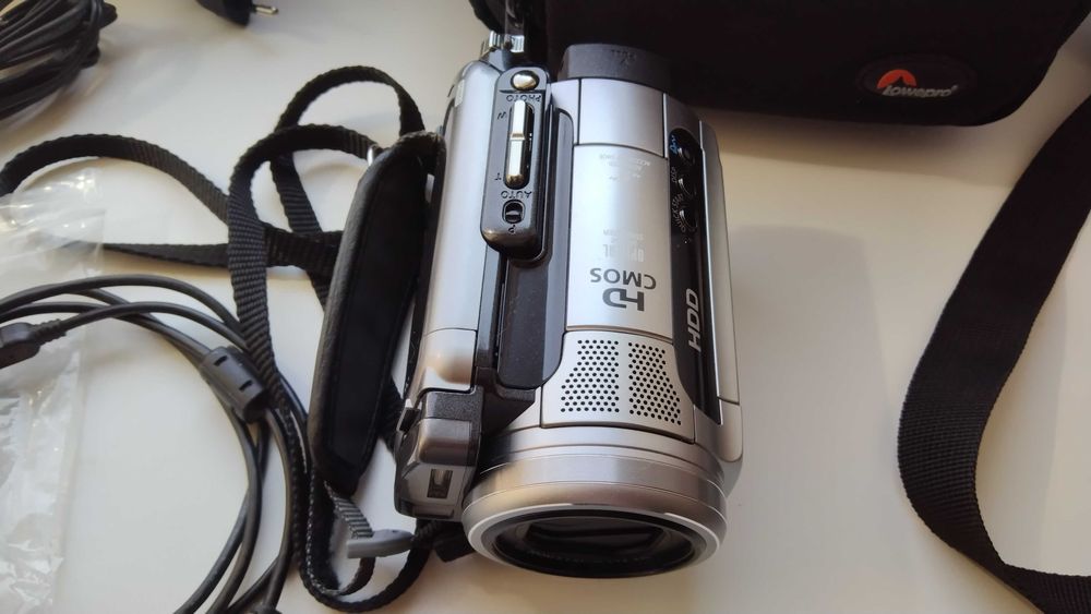 Цифровая Видеокамера Canon HG10 HDD40гб  FullHD