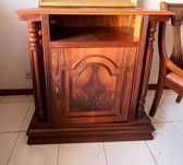 Mesa de TV com bar por baixo Mobilia de Qualidade Madeira Nobre
