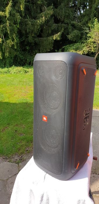 Jbl party box 200