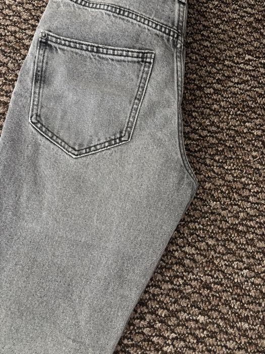 Жіночі джинси мом