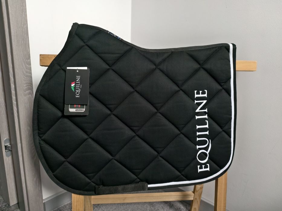 Czaprak skokowy Equiline rombo logo Full vS czarny