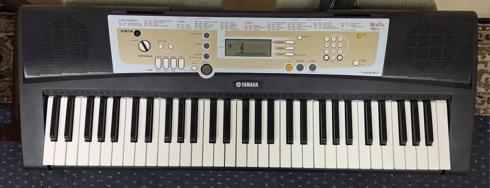 Синтезатор YAMAHA PSR-R200 професійної серії система навчання Y.E.S.5