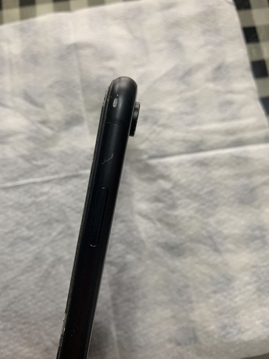 Б/у iPhone Xr на запч или под рем