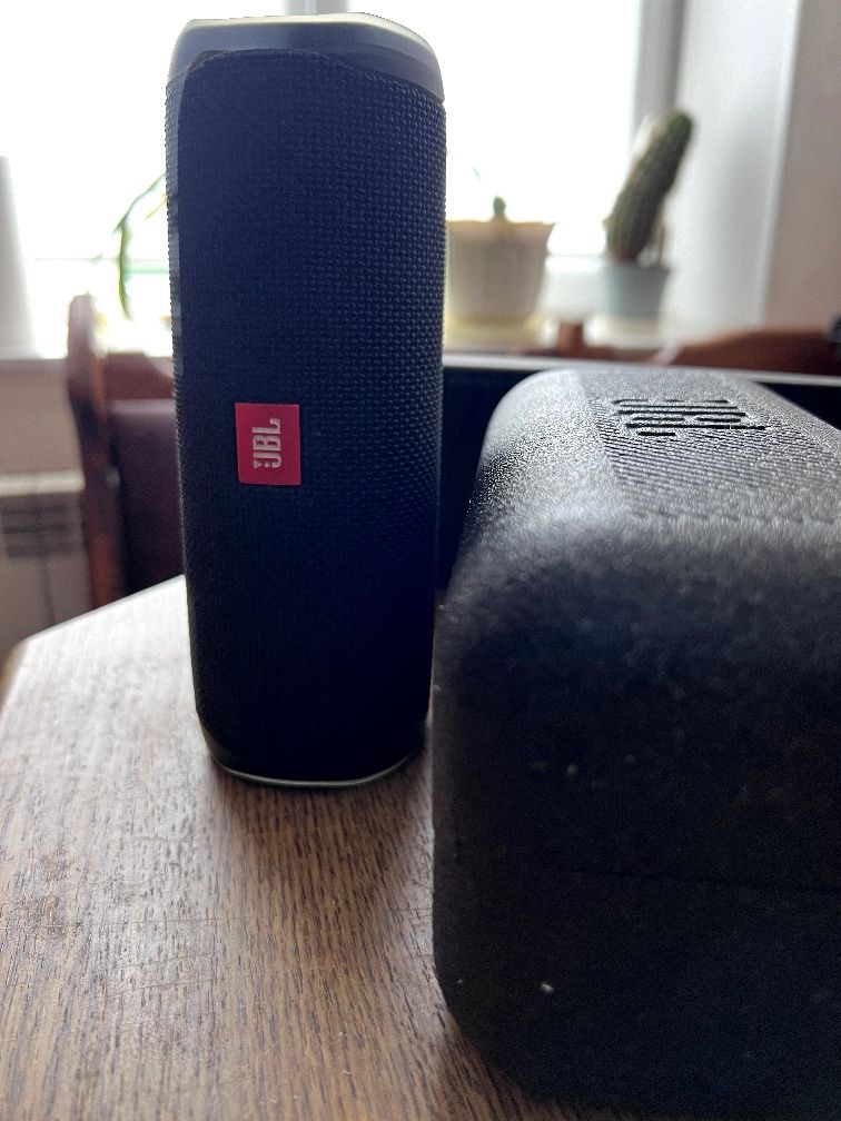 JBL Flip 5 - Портативна колонка