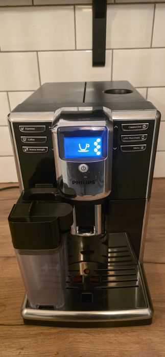 Ekspres do kawy z systemem spieniania mleka Philips Ep5360