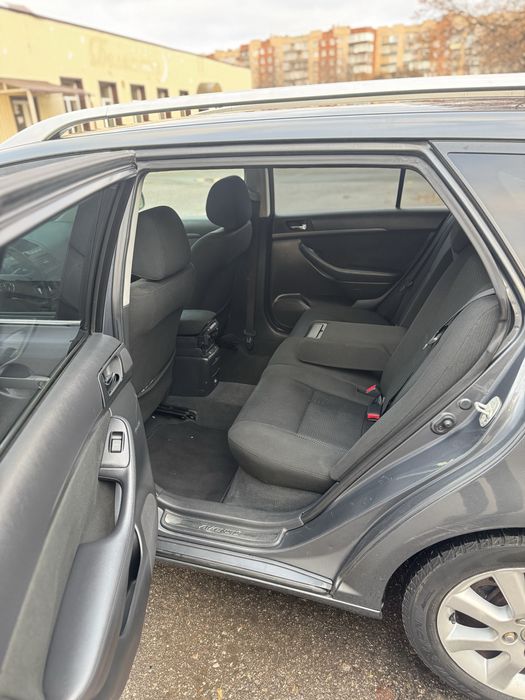 Toyota Avensis 2006р 2,0d мкпп 6ст в ідеальному стані універсал дизель