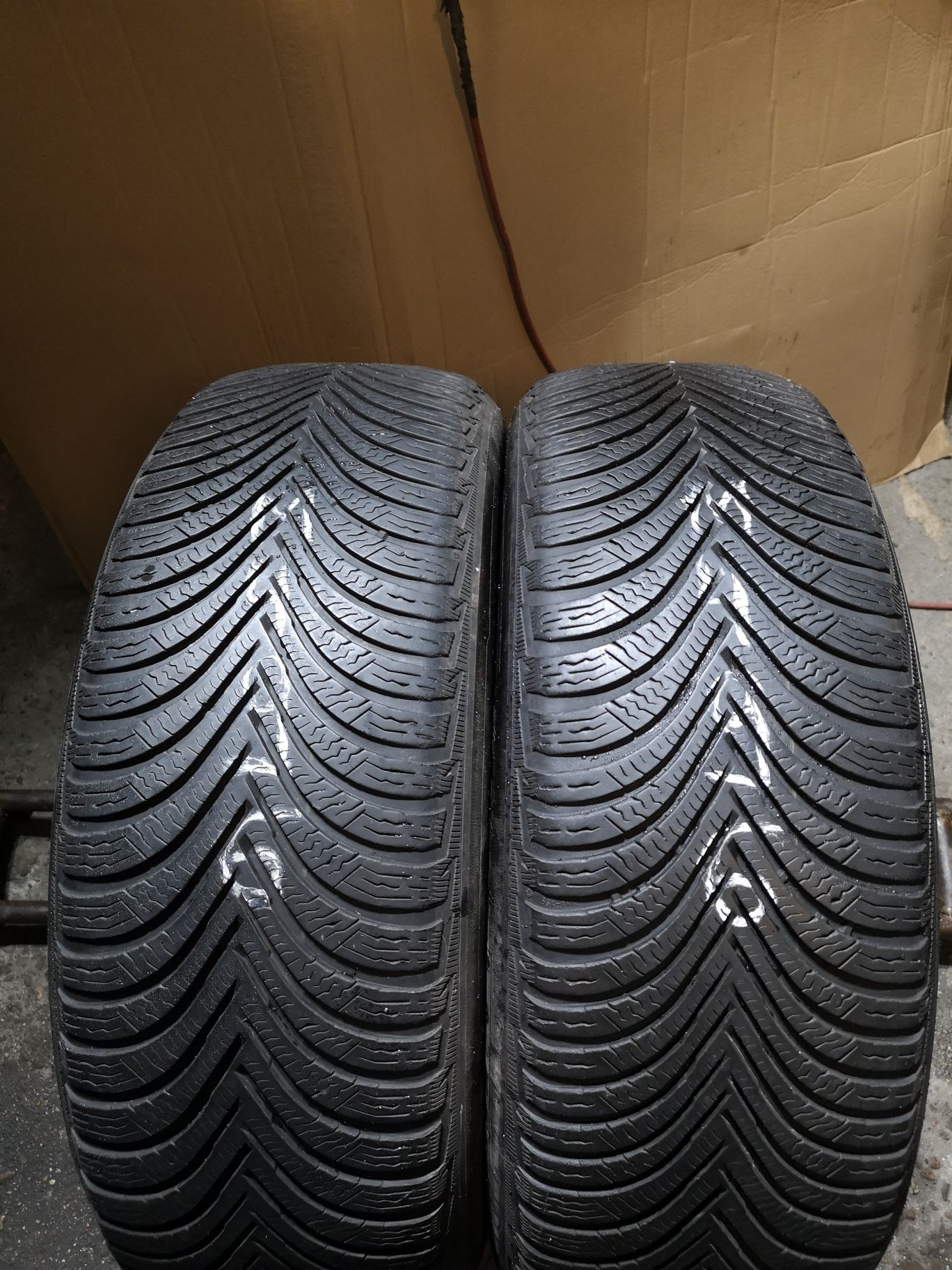 Opony zimowe 215/60/17 Michelin 2szt 5,5mm