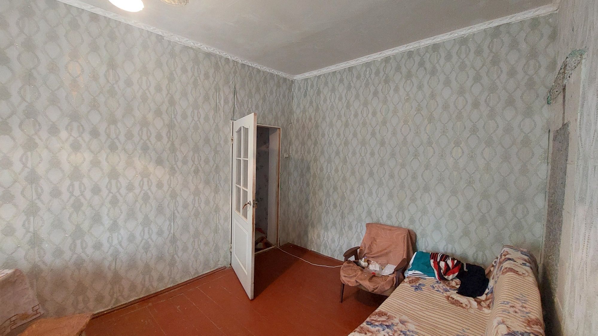Продам 2-кімнатну квартиру. Вул.Вокзальна,40.