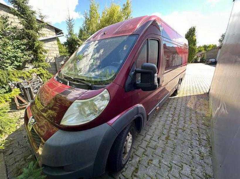 Peugeot model Boxer 435