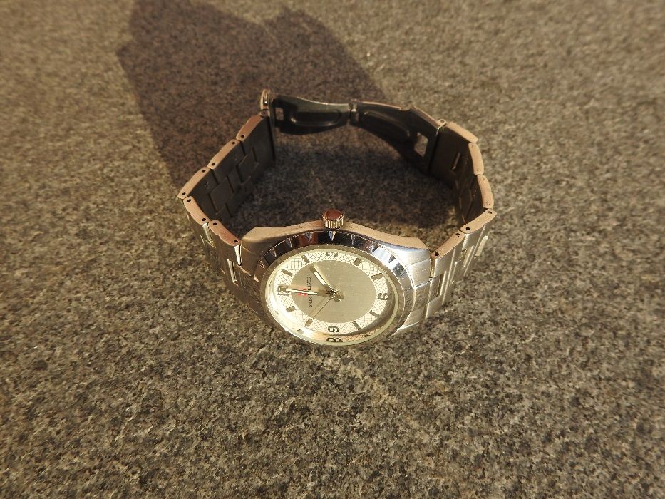 Zegarek na rękę marki Swiss Balance męski, tarcza srebrna z bransoletą
