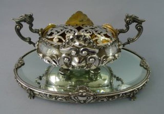 Centro-Floreira com plauteau em prata portuguesa