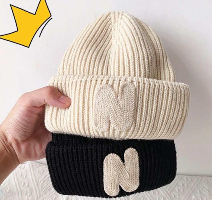 Стильна шапка на дівчинку,бежева шапка