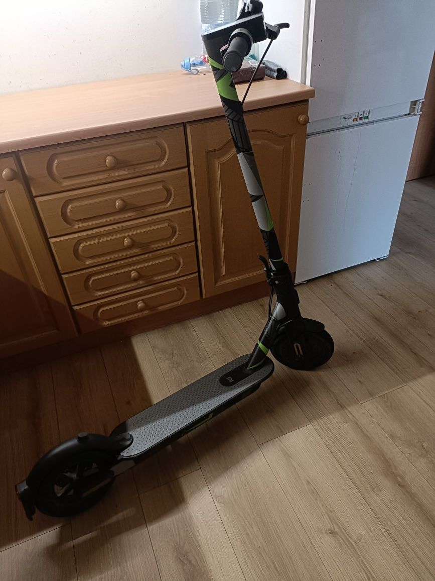 Xiaomi Mi Electric Scooter