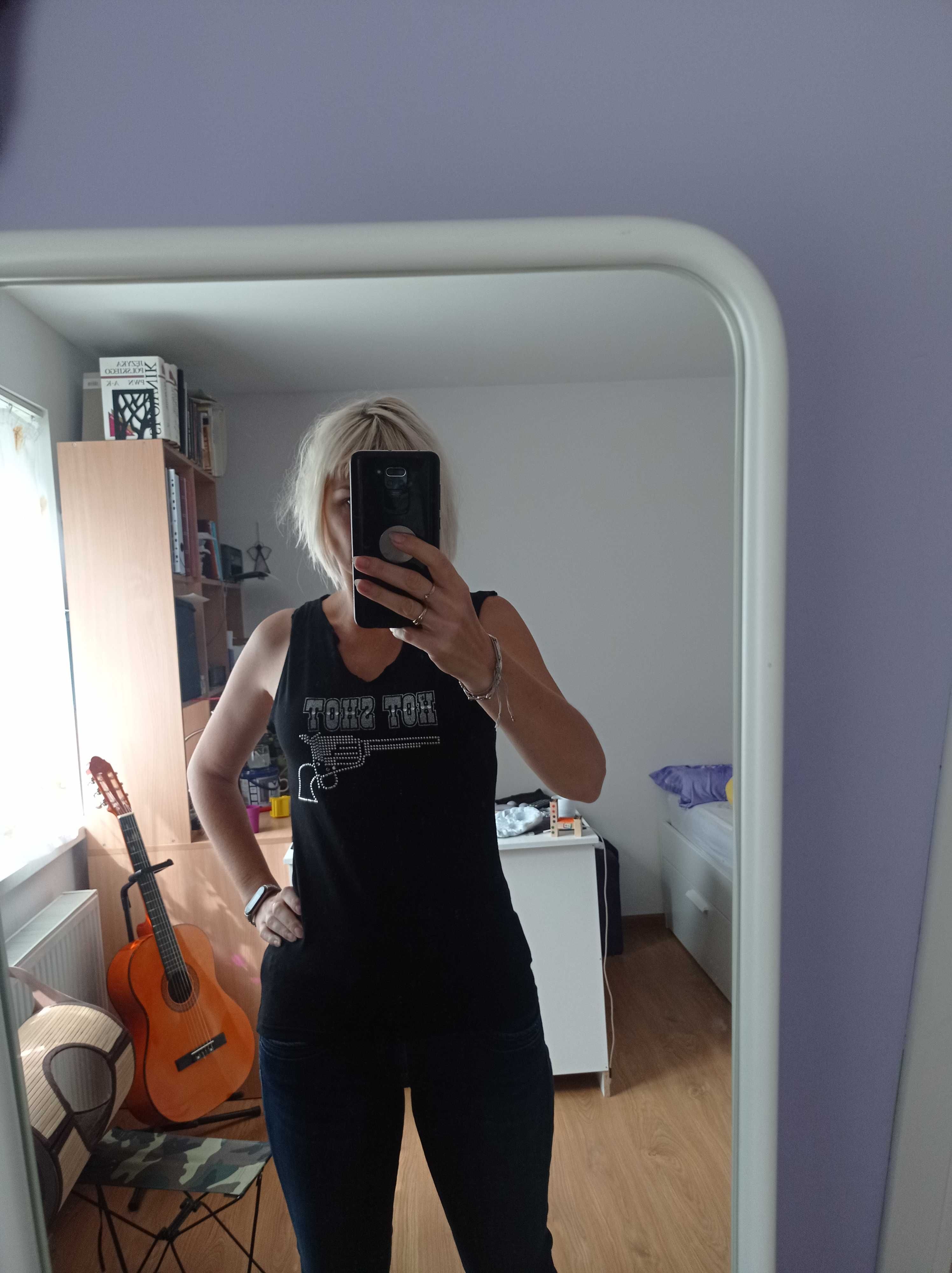 Czarna koszulka bez rękawów hot shot 36/38