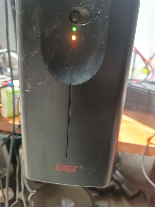 EAST Zasilacz awaryjny UPS 

ww