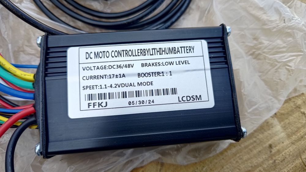 Wyświetlacz+sterownik+manetka 24V36V48V - 17A- 250W350W500W750W Nowy