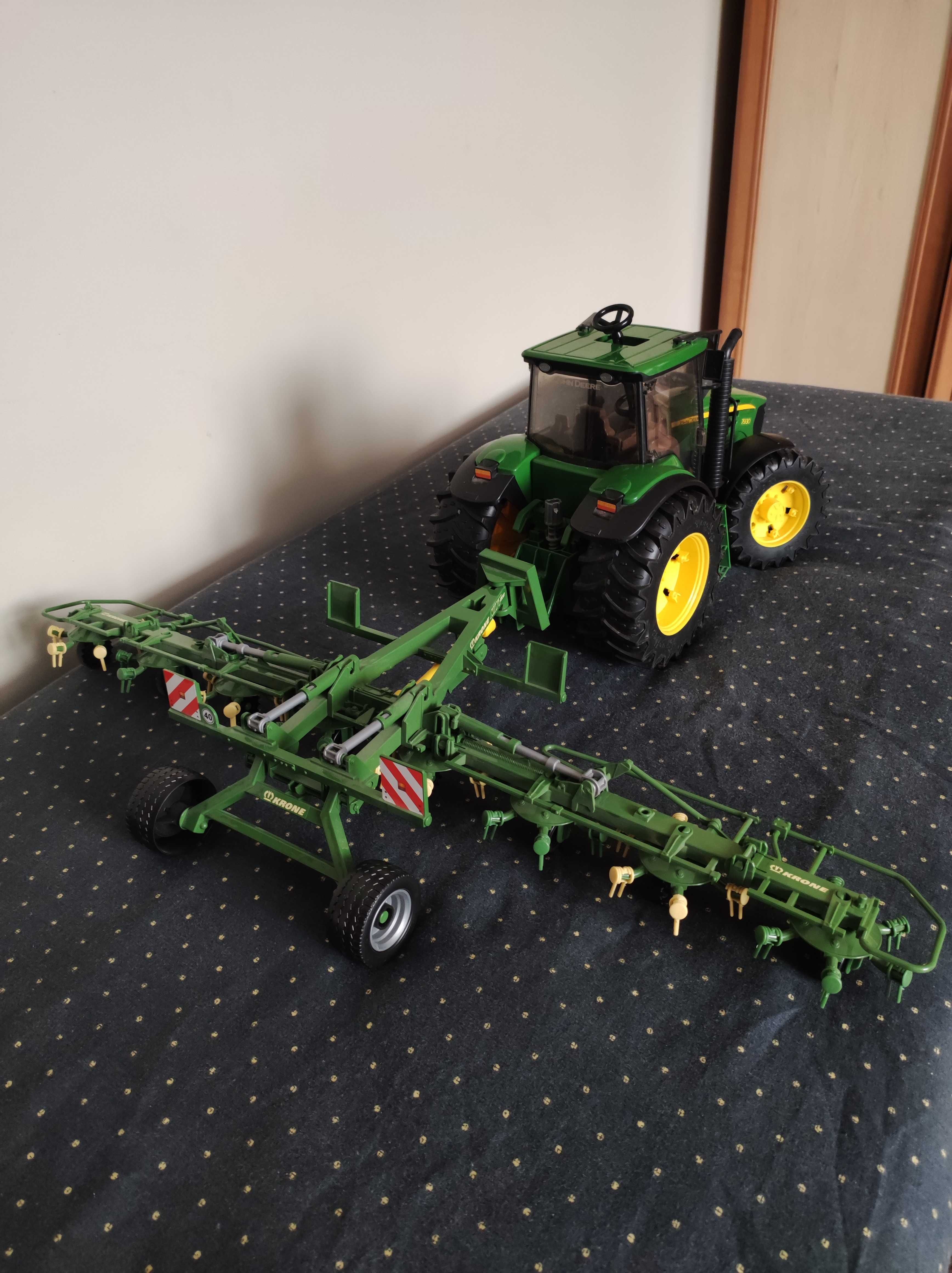 John Deere ze zbieraczka