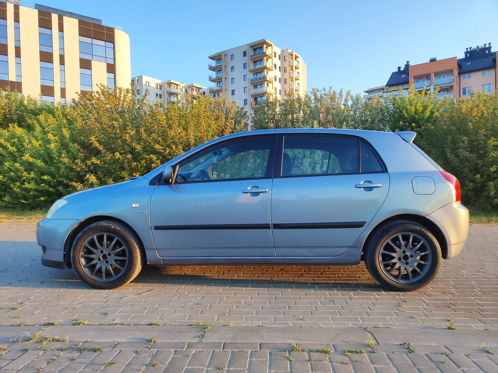 Toyota Corolla E12 1.4 VVTi - hatchback 5d, klimatyzacja, 2003