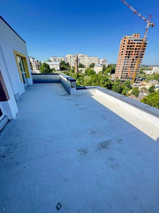 Продаж 2 кім. квартири з терасою в новобудові вул. Очеретяна