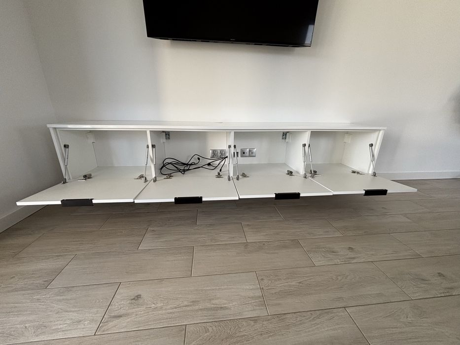 Szafka wisząca RTV lakierowana biała