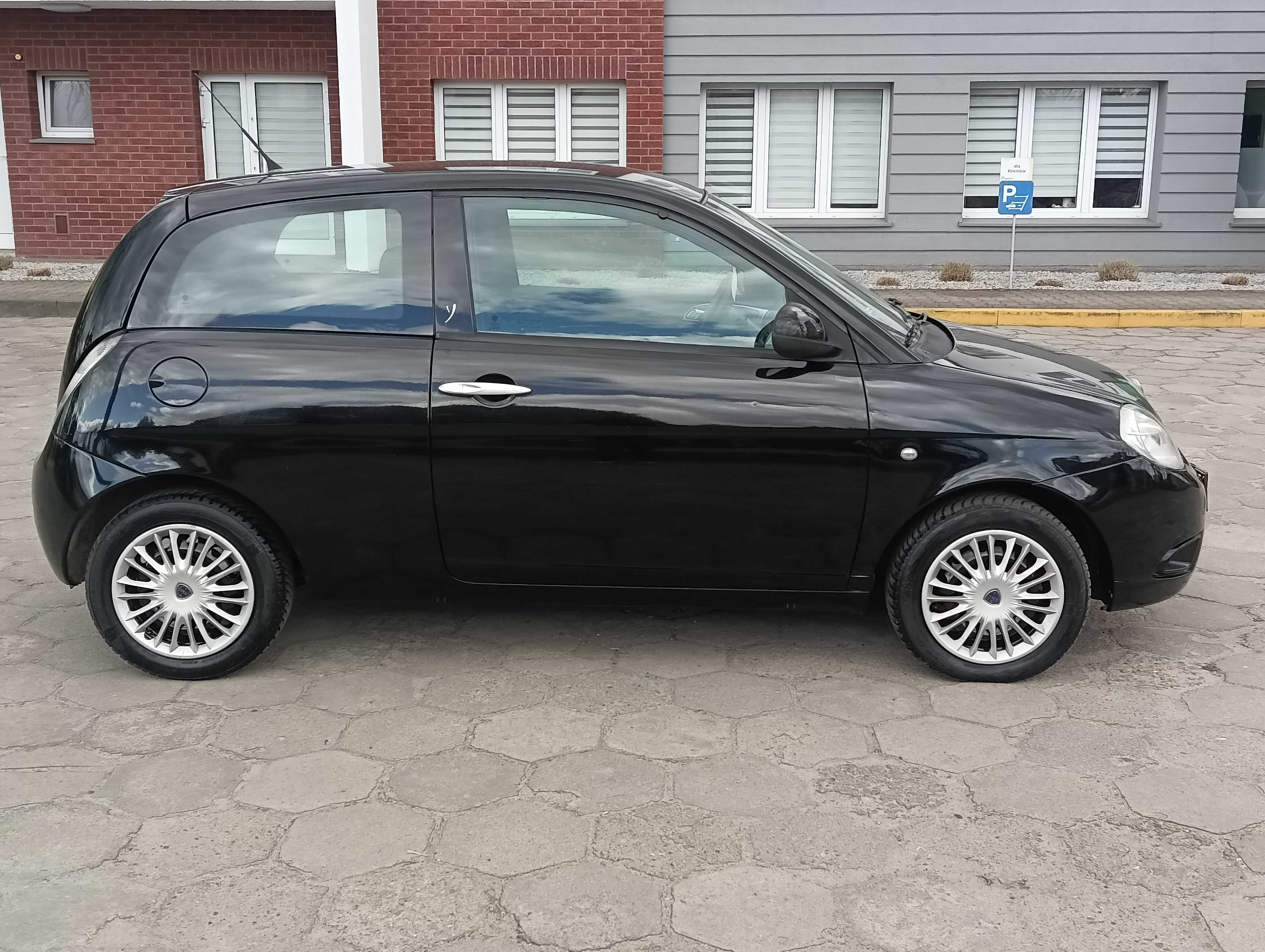 LANCIA YPSILON 1.2 __ Rok 2010 z Niemiec