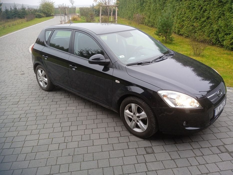 Sprzedam KIA CEE'D Czarna perła.