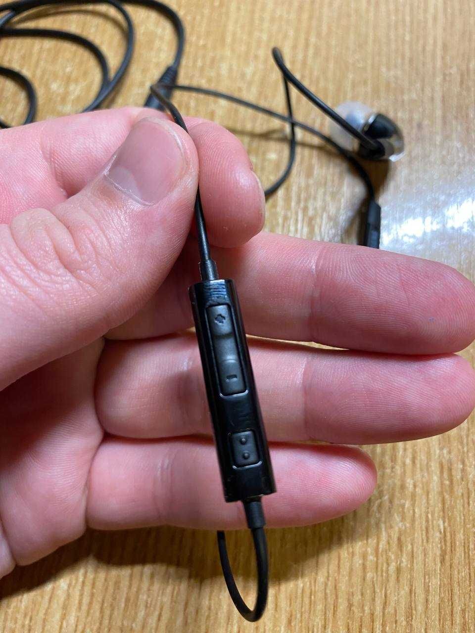 Продам Наушники Samsung GH59 Black