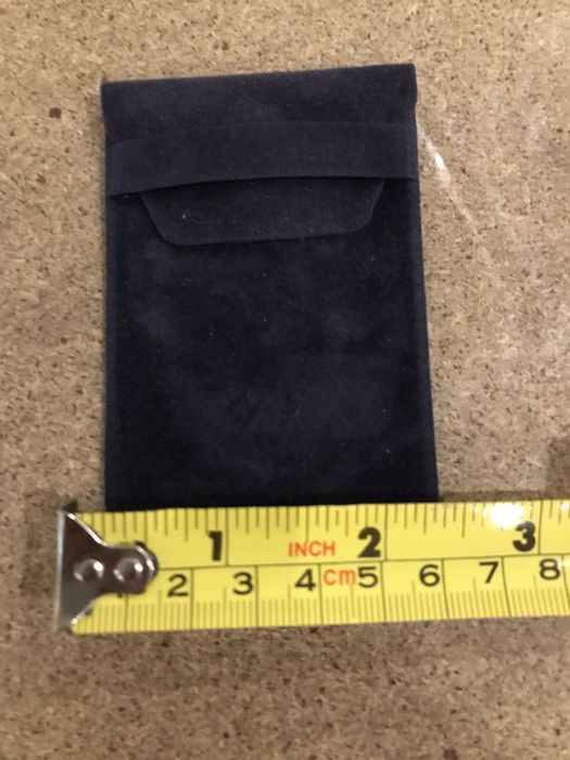 Vendo 60 bolsas em veludo azul