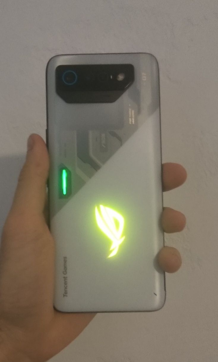 Asus rog phone 7 16/512