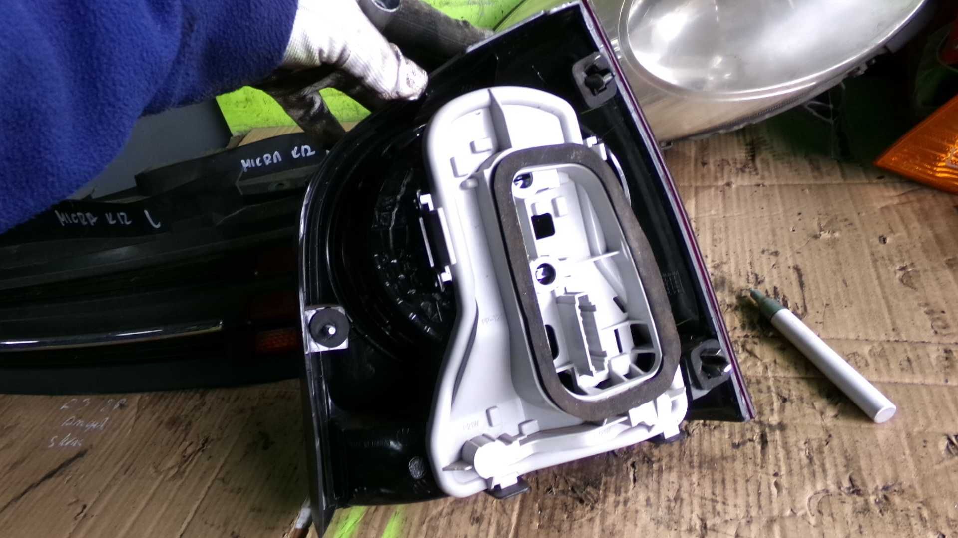Kwi5 Lampa lewa tylna volkswagen polo 9n2 wysyłka części