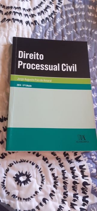 Vendo livros de Direito