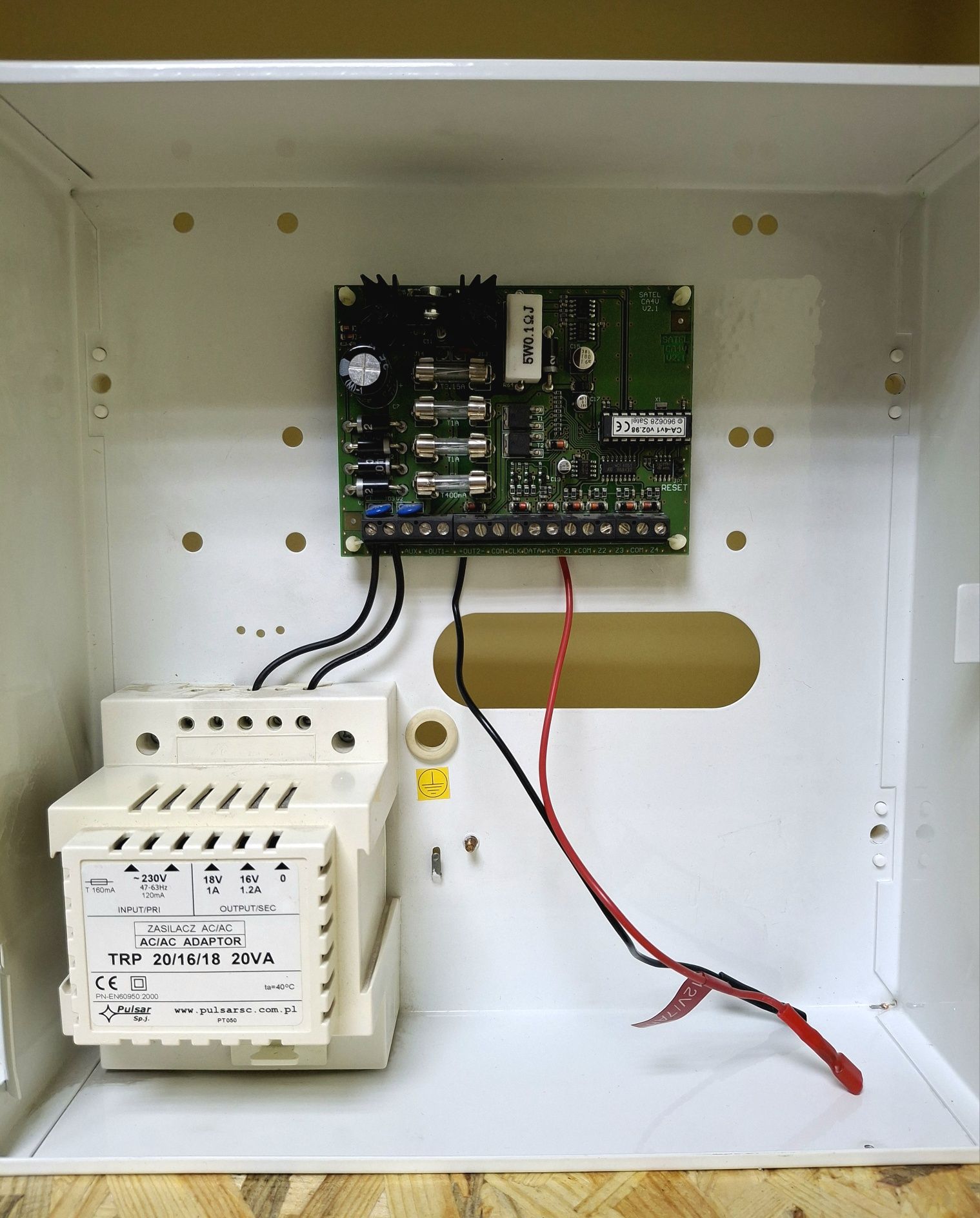 Безперебійний блок живлення Satel CA-6 ST-708 безперебійник сигналіза