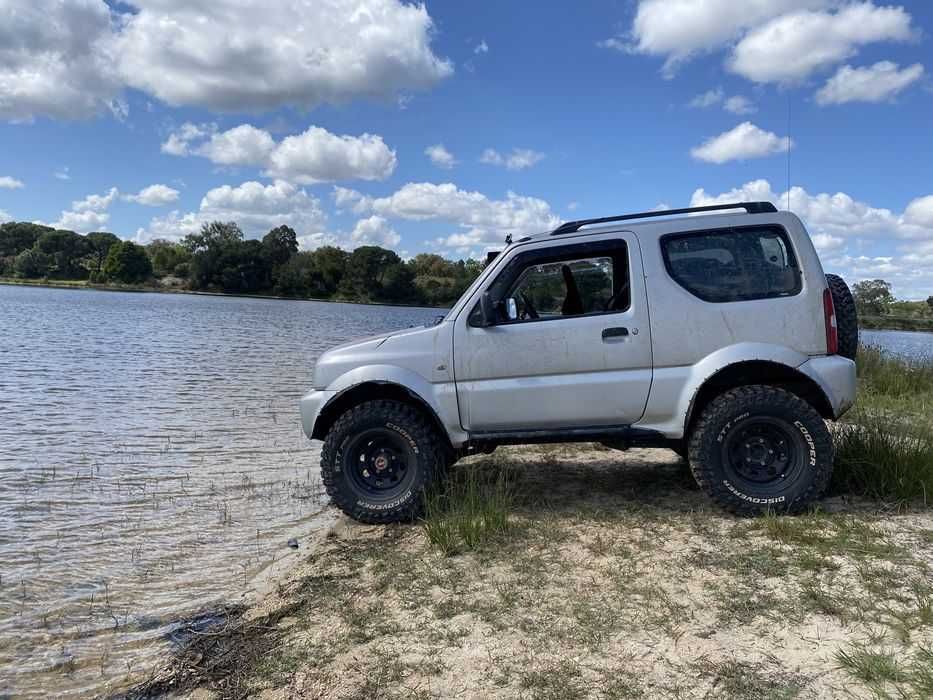 SUZUKI JIMNY customizado para off-road
