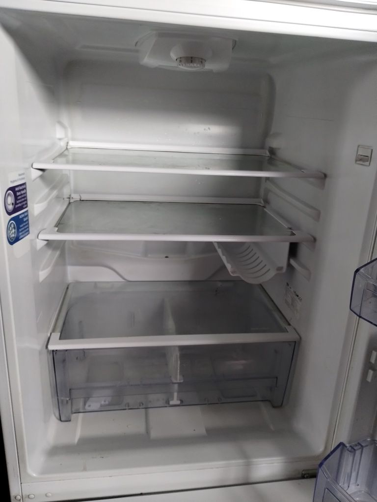 Lodówka Beko CS230020