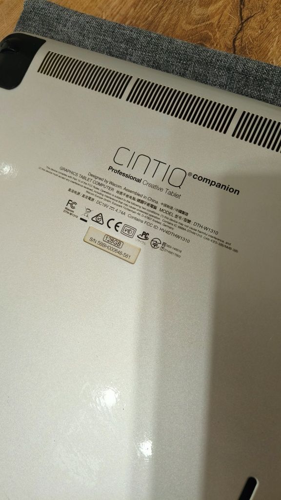 Графічний планшет Wacom Cintiq Companion 2 DTH-W1310 128Gb