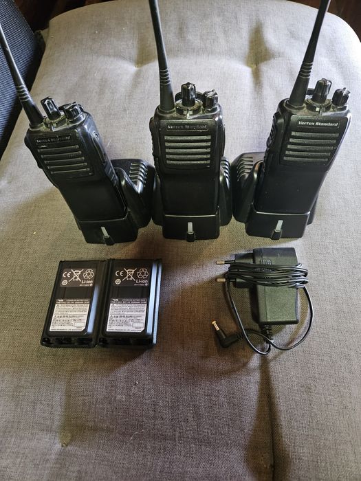 Рації Vertex Standard VX-231 EG6B-5 (3 шт.) — професійні портативні ра