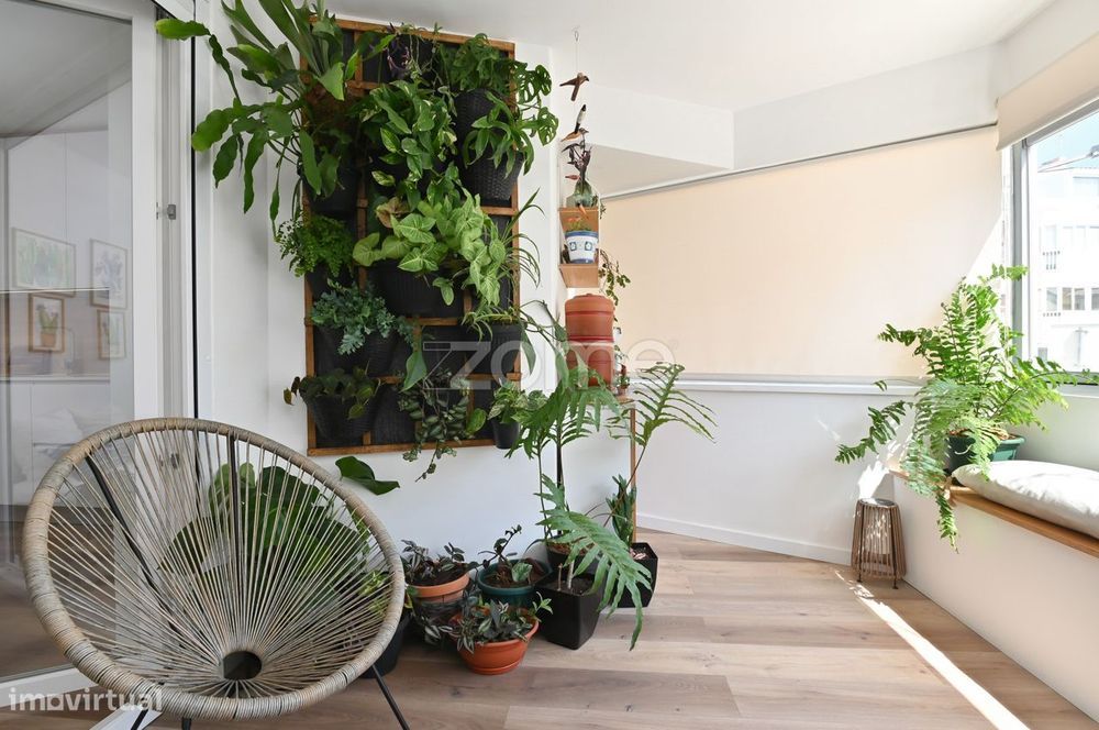 Apartamento T2 remodelado no Junqueiro, Carcavelos - Parede, Cascais