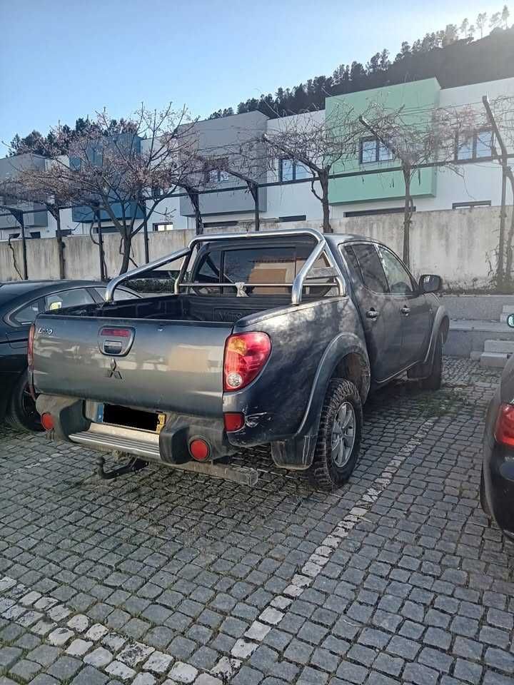 Mitsubishi L200 em bom estado! Pronta a andar!