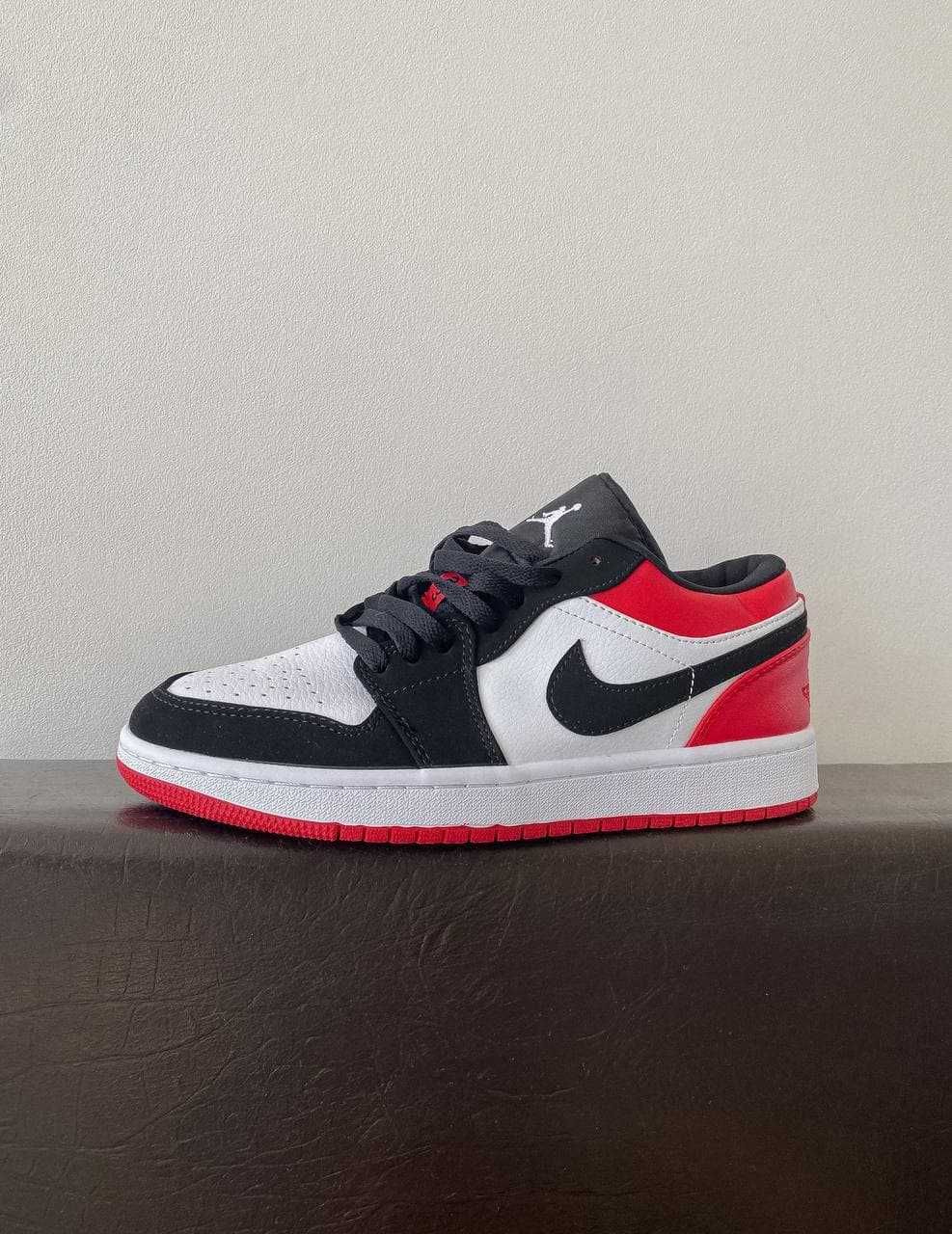 Jordan Retro 1 Low Black/Red