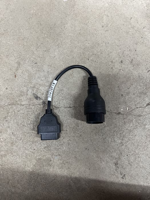Adaptador IVECO 38 pinos → OBD2 16 pinos (Vans/Daily) – Como novo