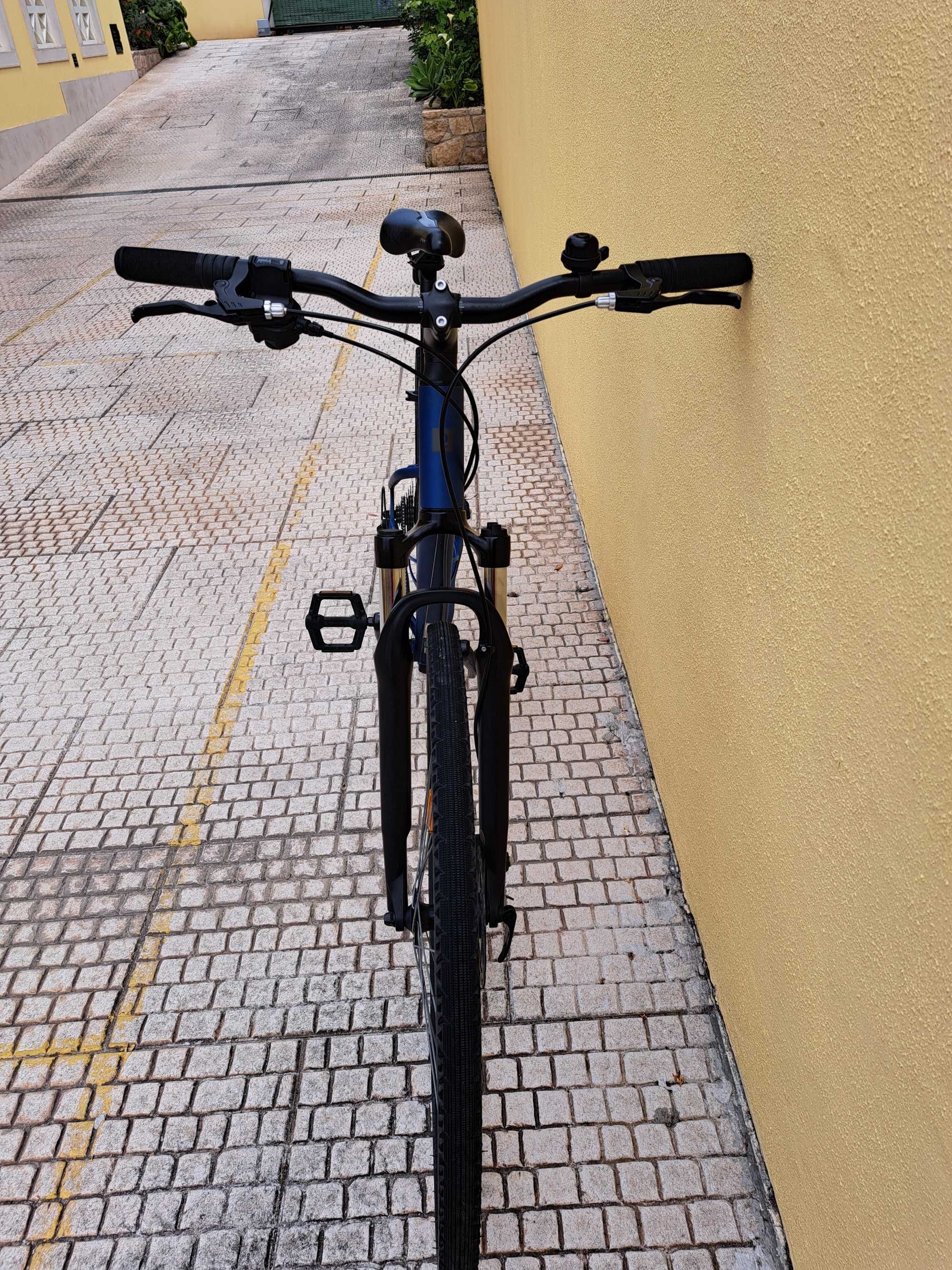 Bicicleta de Trekking Riverside 500 Azul Escuro