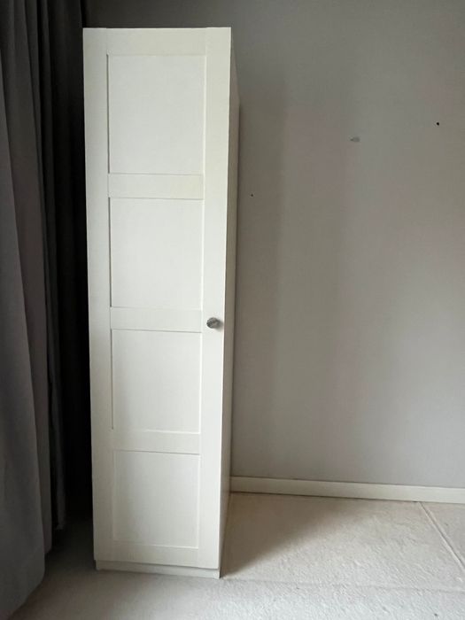 Biała szafa Ikea Pax Bergsbo